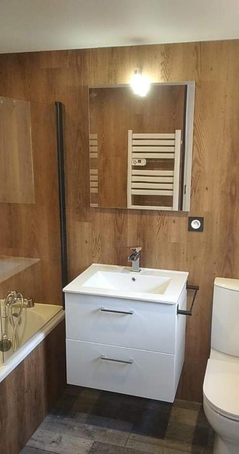 Sejour Au Jardin De Cupidon Avec Jacuzzi Et Sauna Balbigny Dış mekan fotoğraf