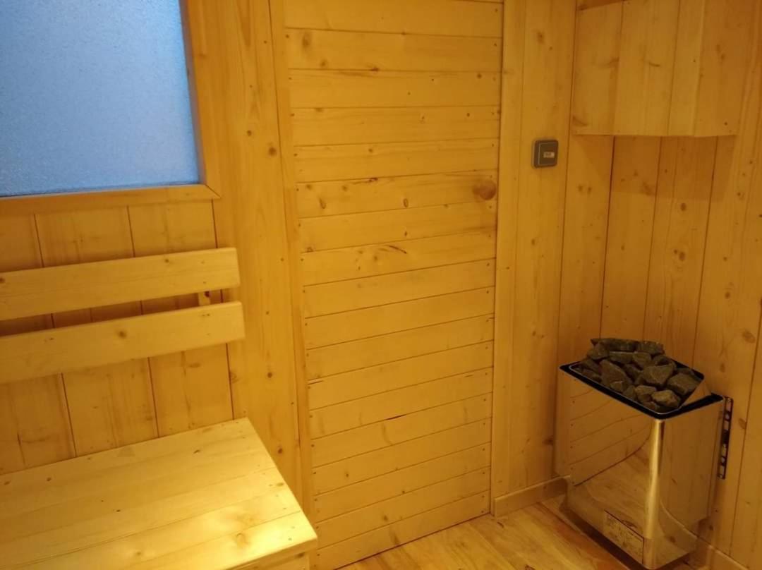 Sejour Au Jardin De Cupidon Avec Jacuzzi Et Sauna Balbigny Dış mekan fotoğraf